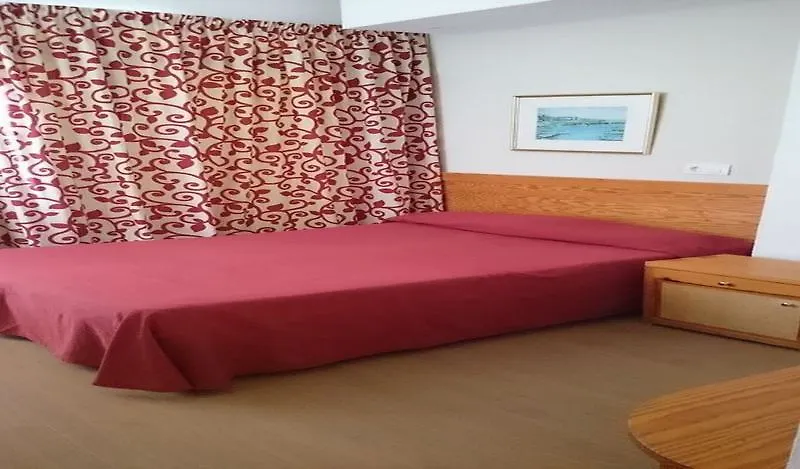 Arcadia Hotel Sant Francesc 2*,